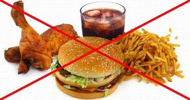 Con pancreatite, cómpre seguir unha dieta estrita e excluír os alimentos nocivos da dieta. 